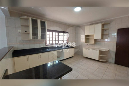 Casa à venda com 3 quartos, sendo 1 suíte, no condomínio Eldourado, São José dos Campos - SP