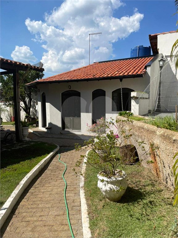 Casa à venda ou para alugar com 5 quartos, sendo 1 suíte, no condomínio Zuleika Jabour, Salto - SP