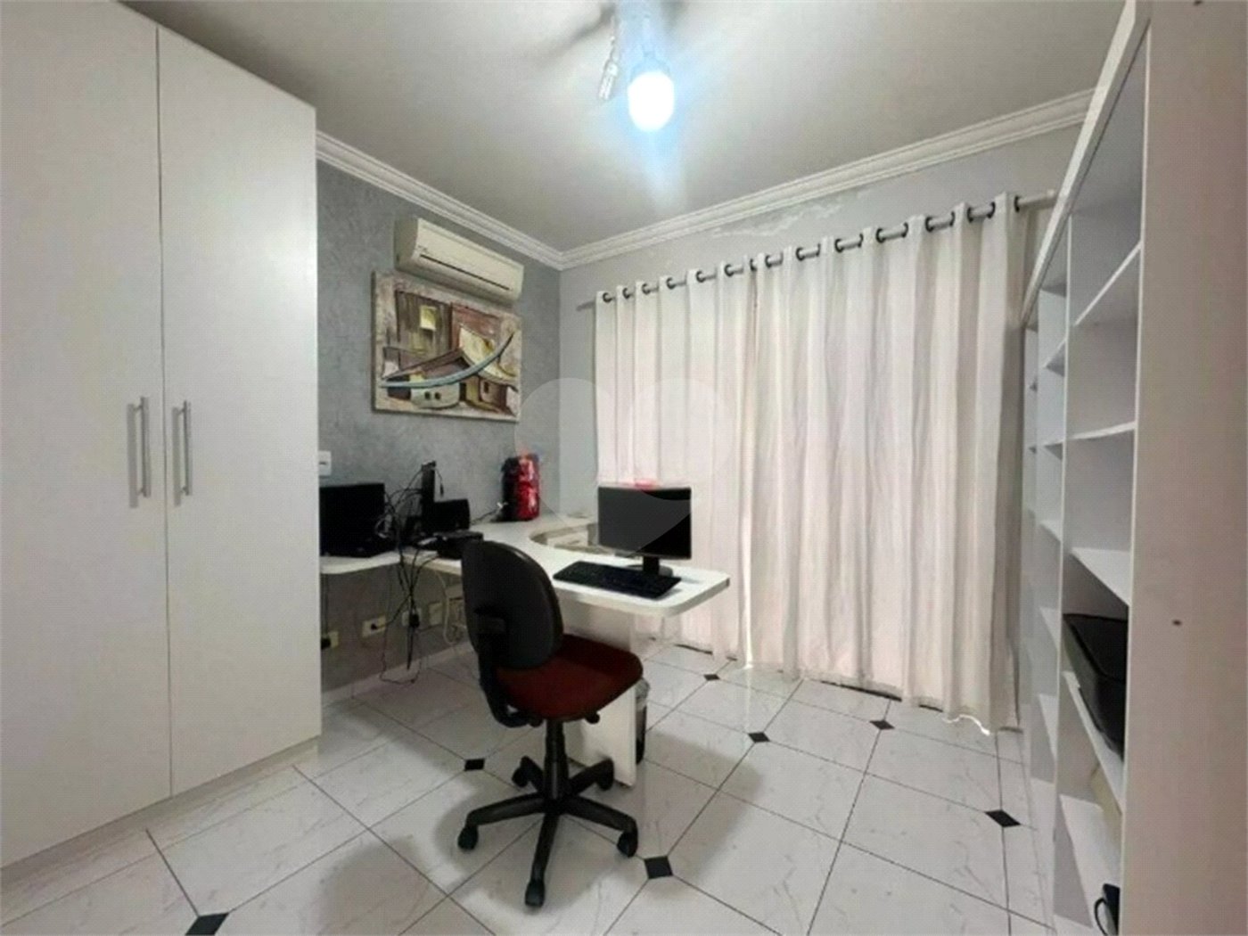 Casa à venda com 3 quartos, sendo 1 suíte, no condomínio Residencial Delle Stelle, Louveira - SP