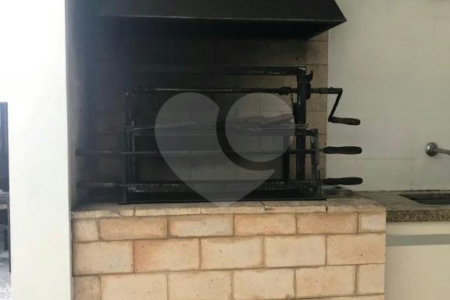 Casa à venda com 5 quartos, sendo 2 suítes,  em Jardim Everest, São Paulo, SP
