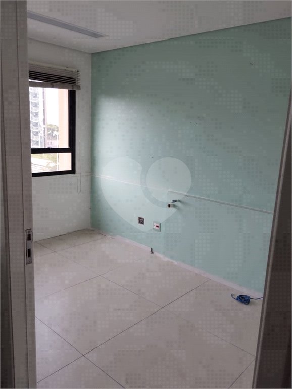 Sala à venda em Vila Bastos, Santo André, SP