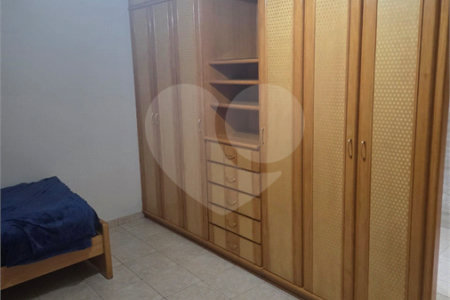 Sobrado à venda com 4 quartos, sendo 1 suíte, em Vila Graciosa, São Paulo, SP