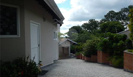 Casa à venda com 3 quartos, sendo 1 suíte,  no condomínio Alpes de Vinhedo, Vinhedo - SP