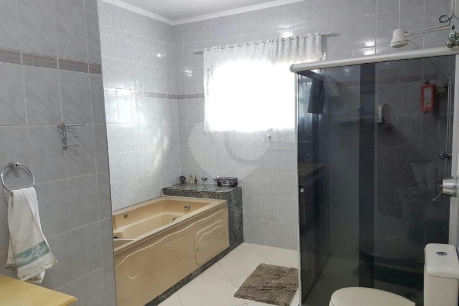Sobrado à venda com 3 quartos, sendo 2 suítes, em Parque Edu Chaves, São Paulo, SP