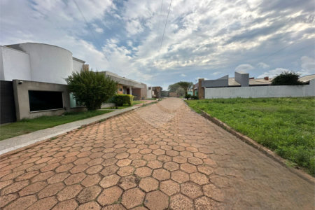Casa à venda com 3 quartos, sendo 1 suíte,  no Centro, Ponta Porã, MS
