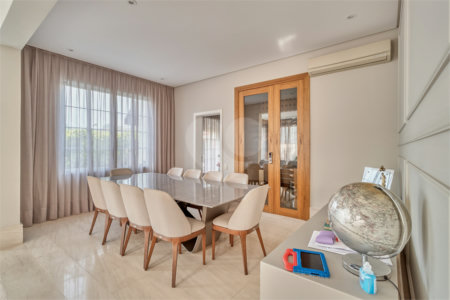 Casa à venda com 4 suítes no condomínio L'unique, São Paulo - SP