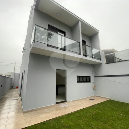 Sobrado à venda com 3 quartos, sendo 1 suíte, em Villa Di Cesar, Mogi das Cruzes, SP