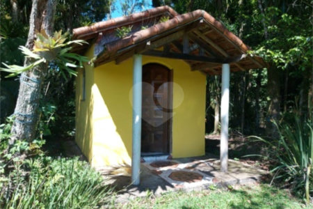 Sítio à venda com 5 quartos, sendo 1 suíte,  em Área Rural de Tapiraí, Tapiraí, SP