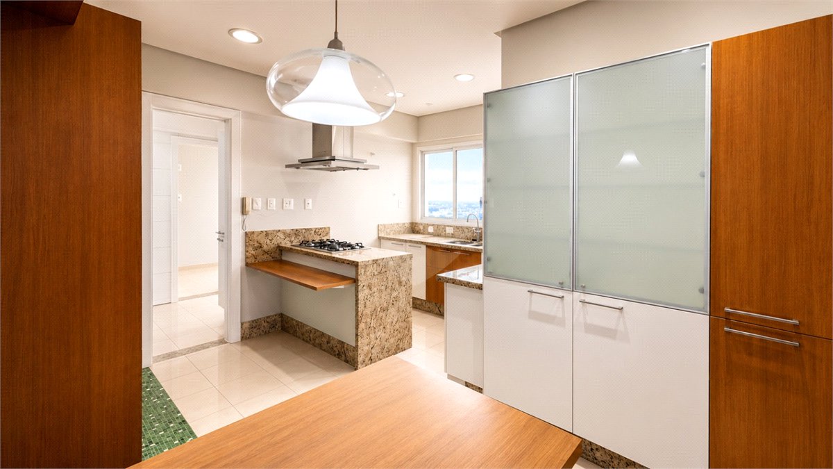 Apartamento à venda ou para alugar com 4 quartos, sendo 3 suítes, em Jardim Mariana, Cuiabá, MT