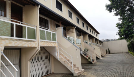 Casa à venda com 2 quartos no condomínio Vila Dionisia, São Paulo - SP