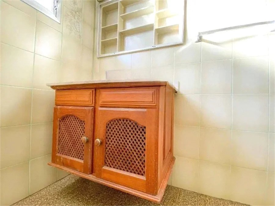 Sobrado à venda com 4 quartos em Vila Ipojuca, São Paulo, SP