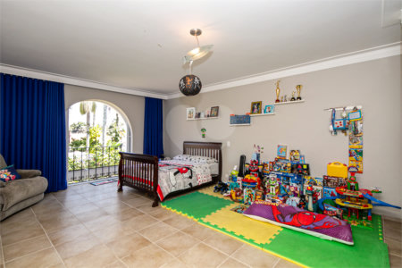 Casa à venda com 4 quartos, sendo 2 suítes,  em Interlagos, São Paulo, SP