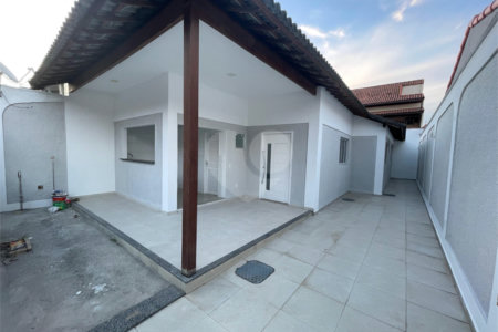 Casa à venda com 3 quartos, sendo 1 suíte, em Campo Grande, Rio de Janeiro, RJ