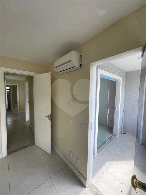 Casa à venda com 3 quartos, sendo 1 suíte, no condomínio Residencial Green Ville, Rio de Janeiro - RJ