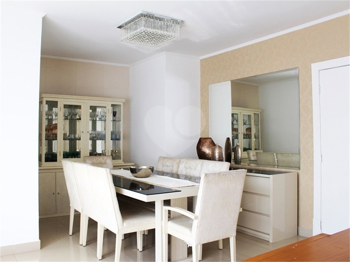 Casa Térrea à venda com 3 quartos, sendo 2 suítes,  em Vila Galvão, Guarulhos, SP