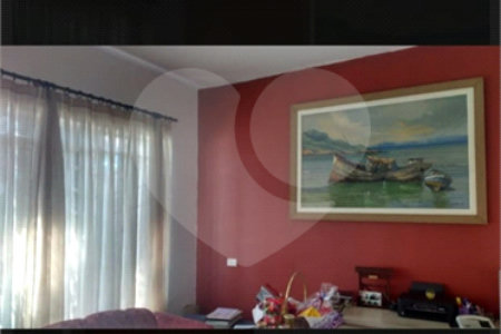 Casa à venda com 3 quartos, sendo 1 suíte,  no Centro, Poá, SP