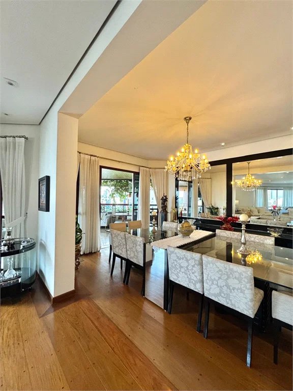 Apartamento à venda com 4 suítes em Vila Suzana, São Paulo, SP