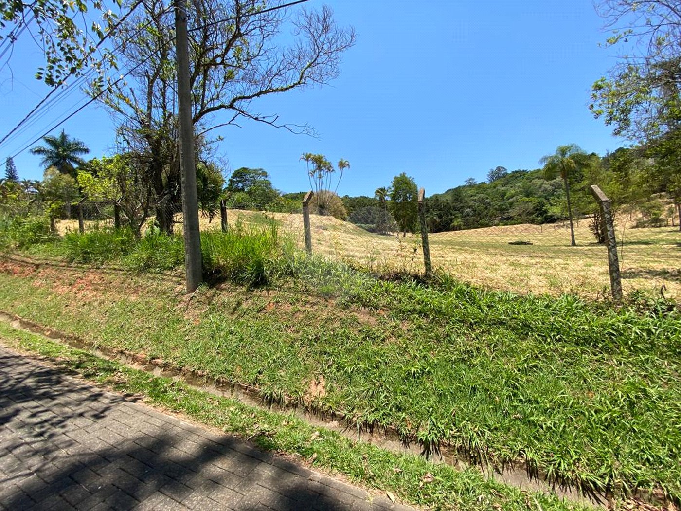 Terreno à venda no condomínio Vale da Santa Fé, Vinhedo - SP