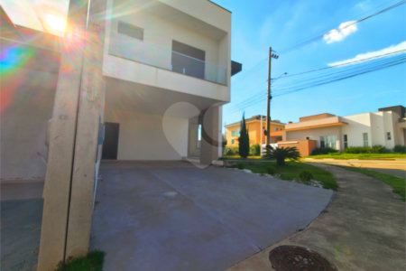 Casa à venda com 3 quartos, sendo 1 suíte, no condomínio Terras de São Francisco, Sorocaba - SP