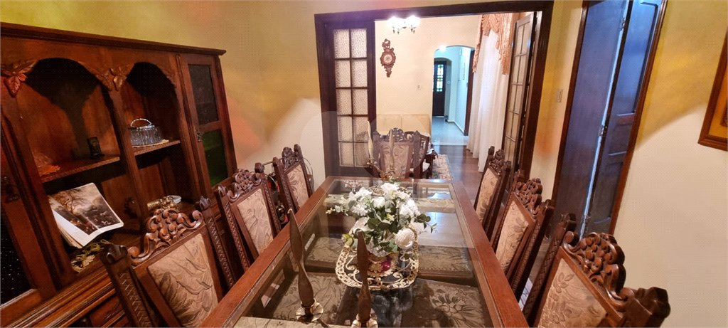 Sobrado à venda com 4 quartos, sendo 1 suíte,  em Água Branca, São Paulo, SP