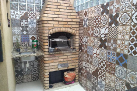 Casa à venda com 3 quartos, sendo 1 suíte, no condomínio Residencial Água Fria, São Paulo - SP