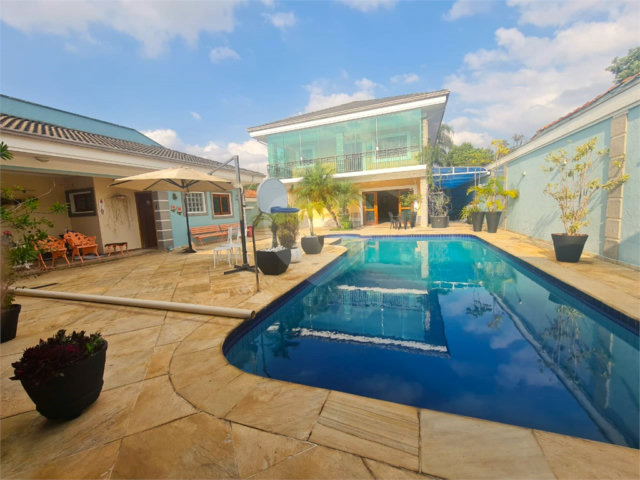 Casa à venda com 3 suítes em Interlagos, São Paulo, SP