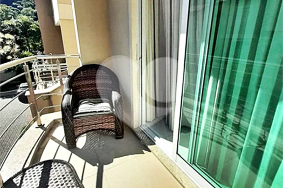 Casa à venda com 5 quartos, sendo 2 suítes, no condomínio Florada da Serra, São Paulo - SP