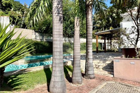 Casa à venda com 3 quartos, sendo 1 suíte, no condomínio Residencial Rio Preto Village, Atibaia - SP