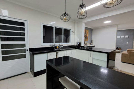 Casa de Alto Padrão à Venda e Locação - Condomínio Vila Verde