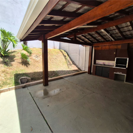 Casa Térrea à venda com 3 quartos, sendo 1 suíte, no Centro, Vinhedo, SP