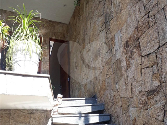 Sobrado à venda com 4 quartos, sendo 3 suítes,  em Vila Mazzei, São Paulo, SP
