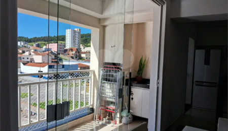Apartamento à venda com 3 quartos, sendo 1 suíte,  em Jardim Country Club, Poços de Caldas, MG