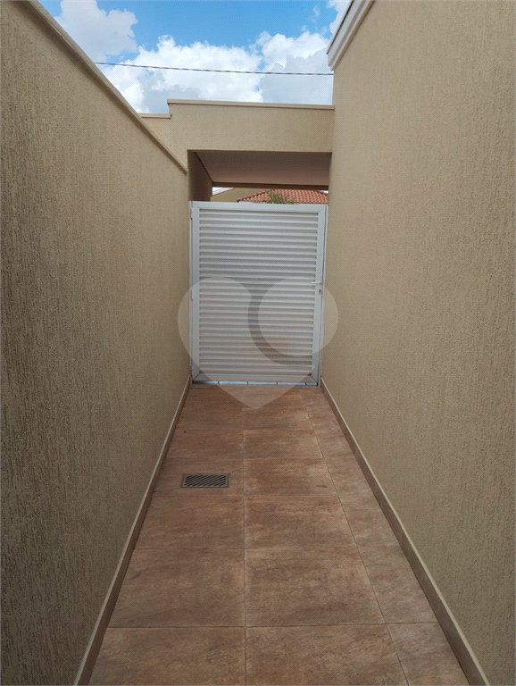 Casa à venda com 3 quartos, sendo 1 suíte,  no condomínio Vila Aracoara, Araraquara - SP