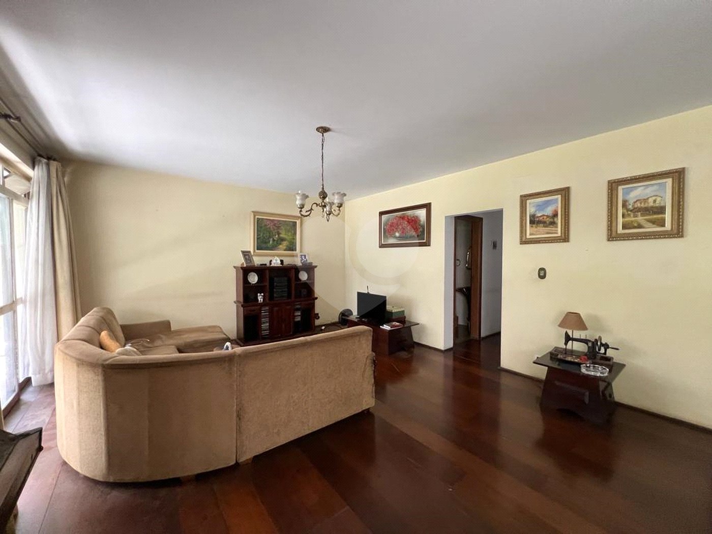 Casa à venda com 4 quartos, sendo 1 suíte, em Jardim das Vertentes, São Paulo, SP