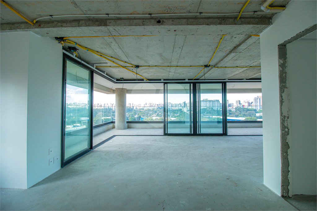 Apartamento à venda com 4 suítes em Moema, São Paulo, SP