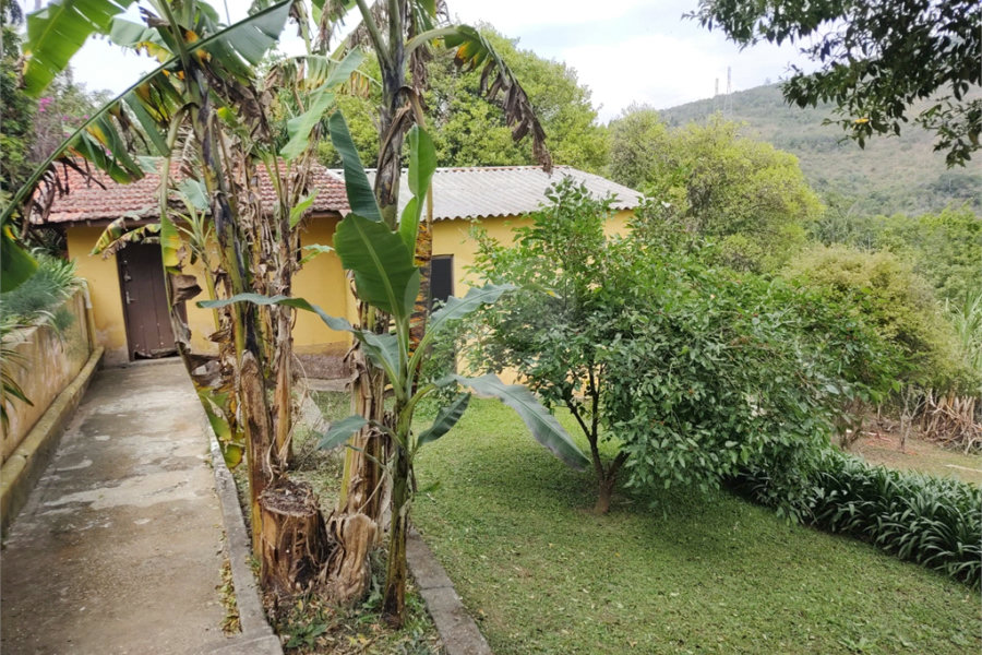 Casa à venda com 5 quartos, sendo 2 suítes, no condomínio Cinco Lagos Portaria II, Mairiporã - SP