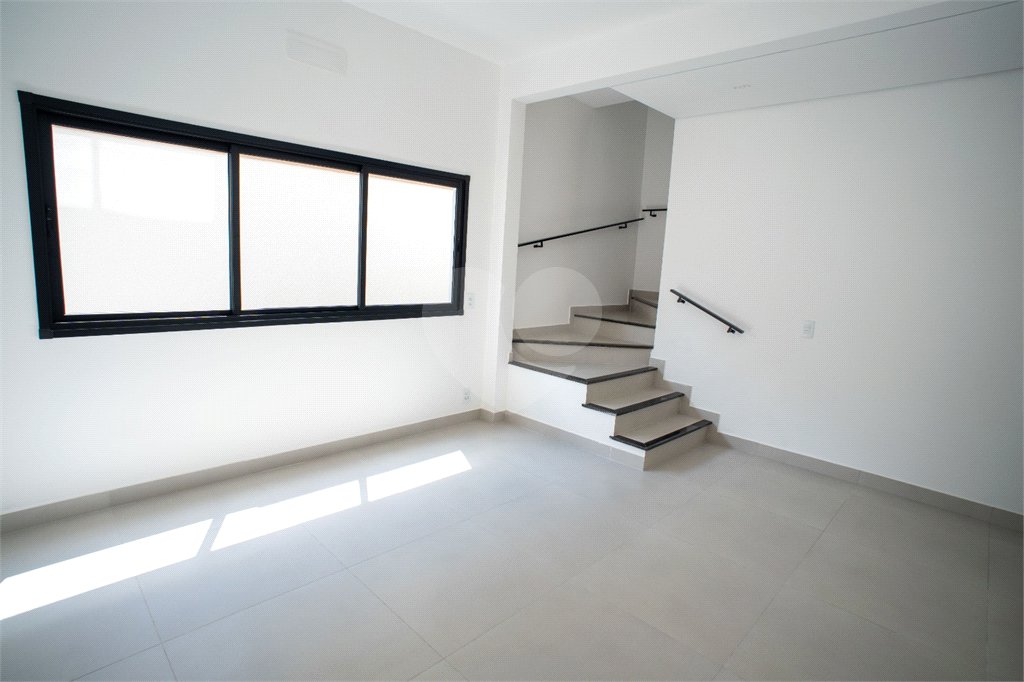 Casa à venda com 3 suítes em Vila Santista, Atibaia, SP