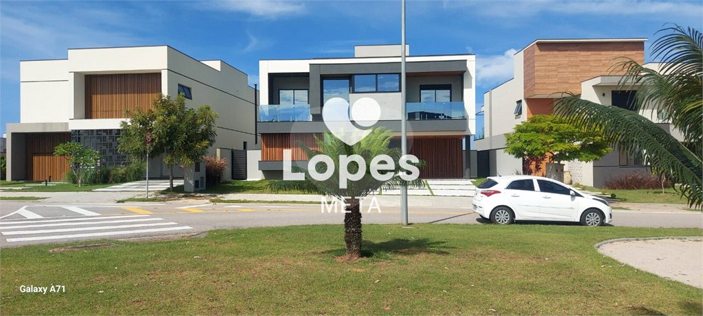 Casa à venda com 5 quartos, sendo 4 suítes, no condomínio Alphaville 1, São José dos Campos - SP