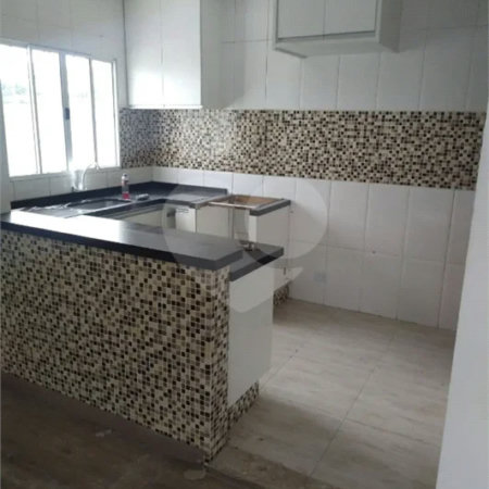 Sobrado à venda com 3 quartos em Jardim Estela Mari, Cotia, SP