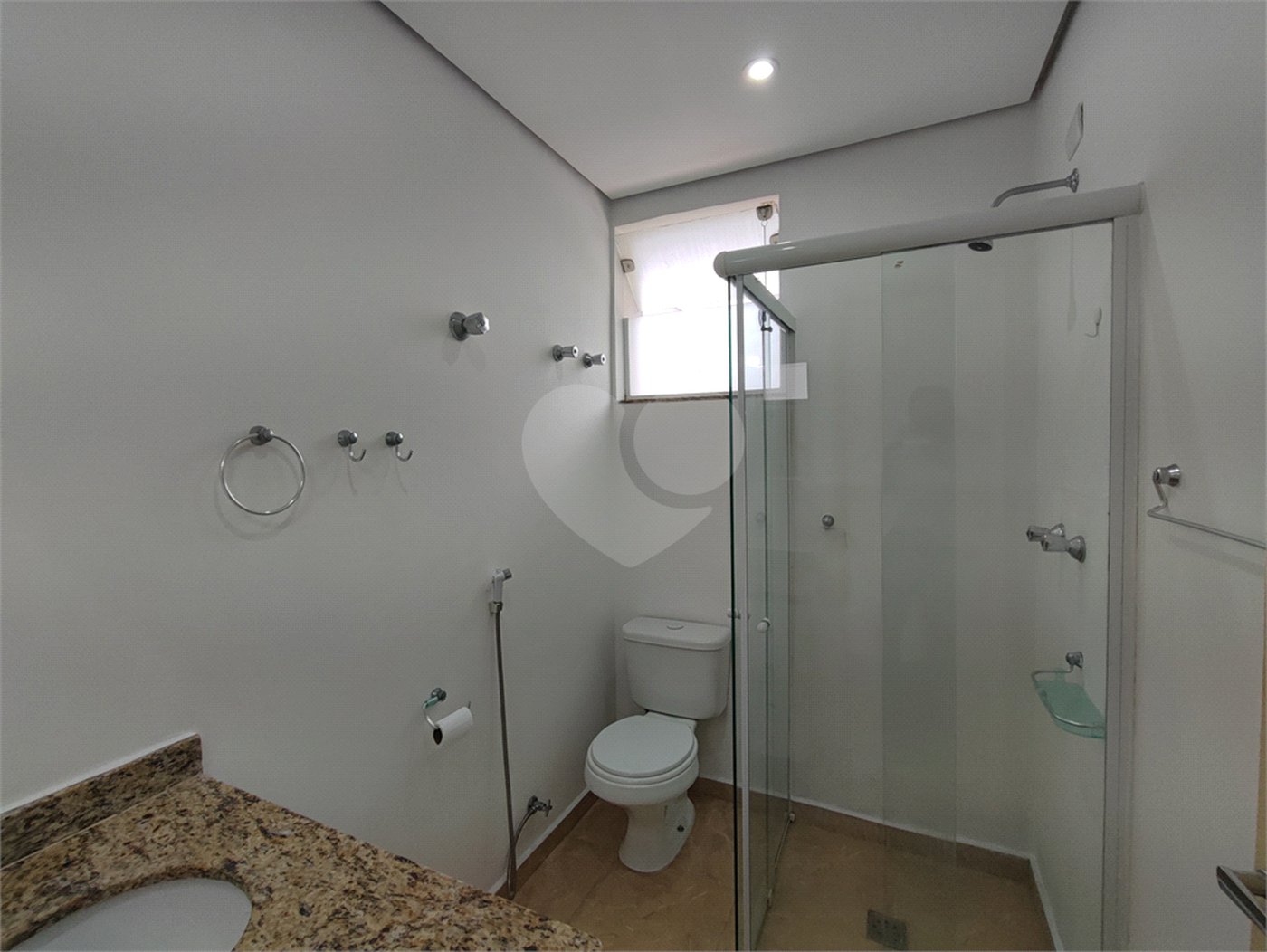 Casa para alugar com 4 quartos, sendo 2 suítes, no condomínio Comendador Elias Zarzur, São Paulo - SP