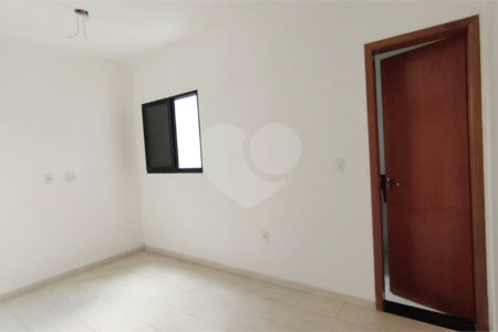 Casa à venda com 2 suítes no condomínio Residencial Paranaguá, São Paulo - SP