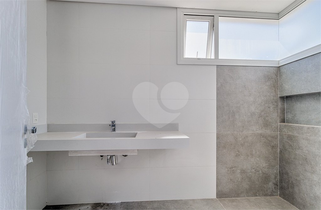 Casa à venda com 4 suítes no condomínio Edifício Jade, São Paulo - SP