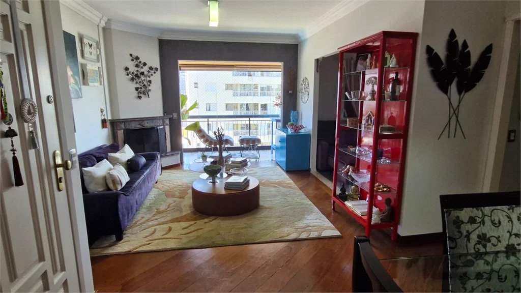 Apartamento à venda com 3 quartos, sendo 2 suítes, em Real Parque, São Paulo, SP