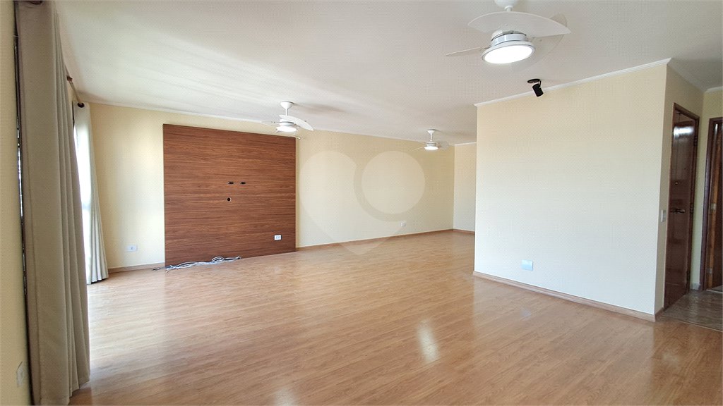 Apartamento à venda com 3 quartos, sendo 1 suíte,  em Alto da Boa Vista, São Paulo, SP