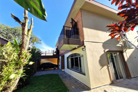 Casa à venda com 4 quartos, sendo 1 suíte, em Alto da Boa Vista, São Paulo, SP