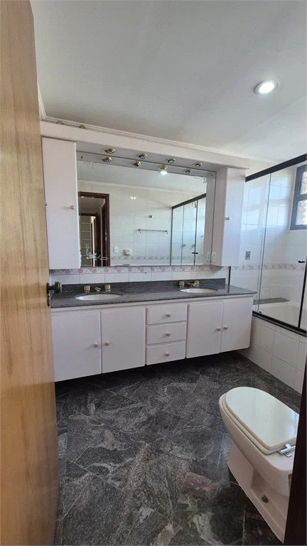 Apartamento à venda ou para alugar com 3 quartos, sendo 2 suítes, em Vila Romana, São Paulo, SP