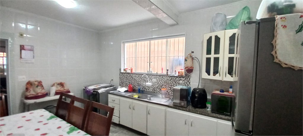 Sobrado à venda com 3 quartos, sendo 1 suíte,  em Tremembé, São Paulo, SP