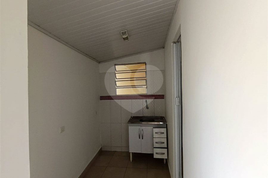 Casa para alugar com 1 quarto no condomínio Cond R Claudio Rodrigues Lopes, São Paulo - SP