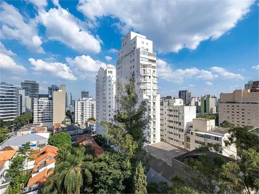 Pinheiros, 1 suite 2 vagas,Lazer completo.