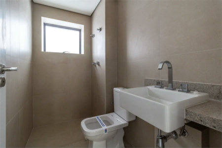 Apartamento à venda ou para alugar com 4 quartos, sendo 3 suítes,  em Jardim Morumbi, São Paulo, SP